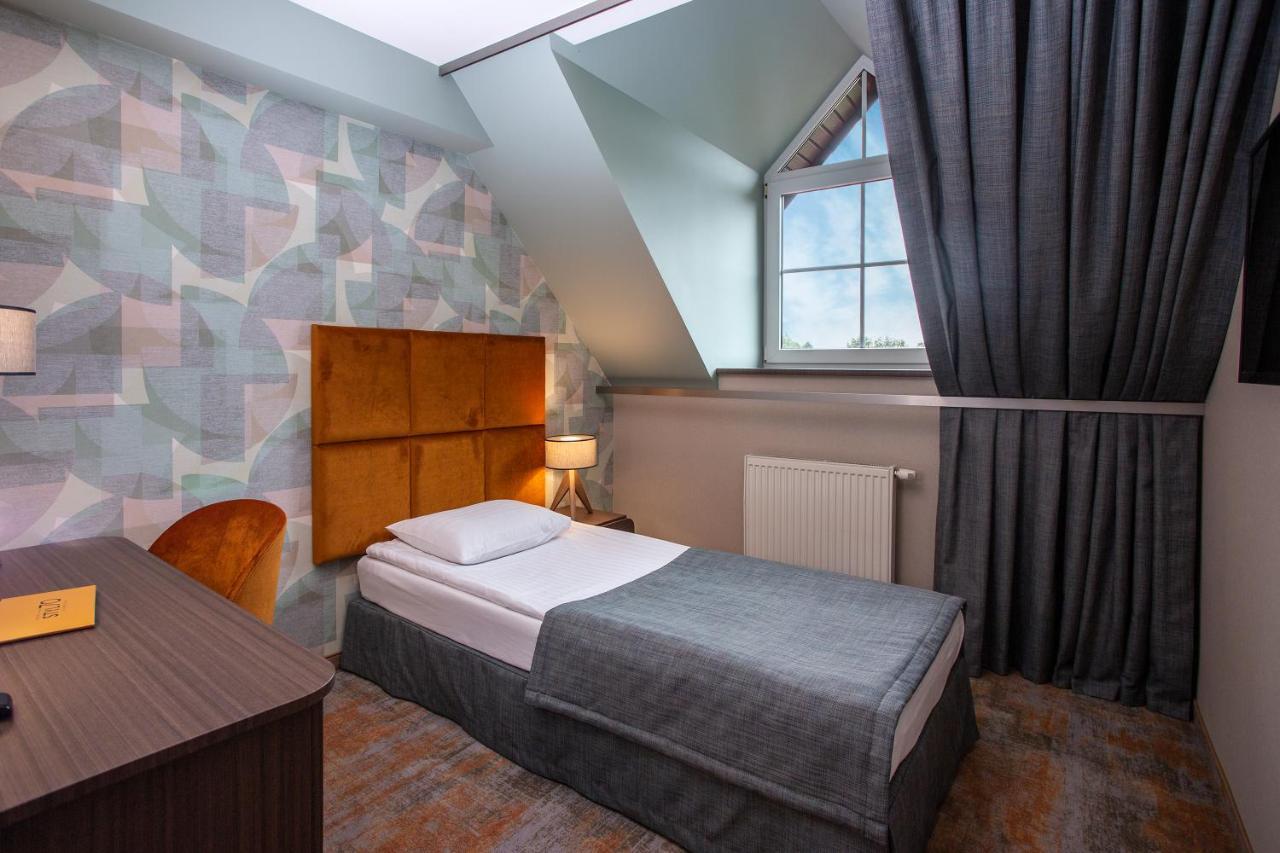 Hotel Styl 70 Pszczyna Extérieur photo