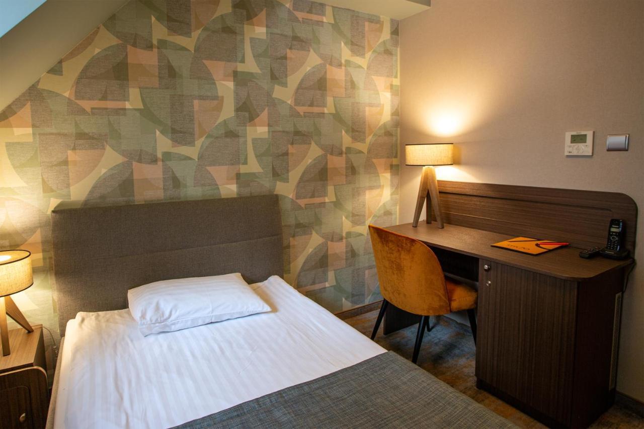 Hotel Styl 70 Pszczyna Extérieur photo