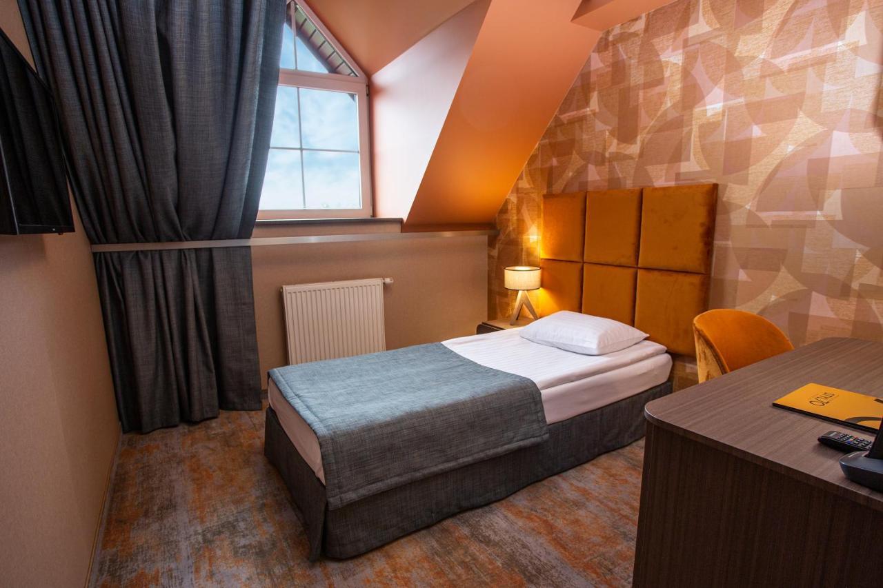 Hotel Styl 70 Pszczyna Extérieur photo
