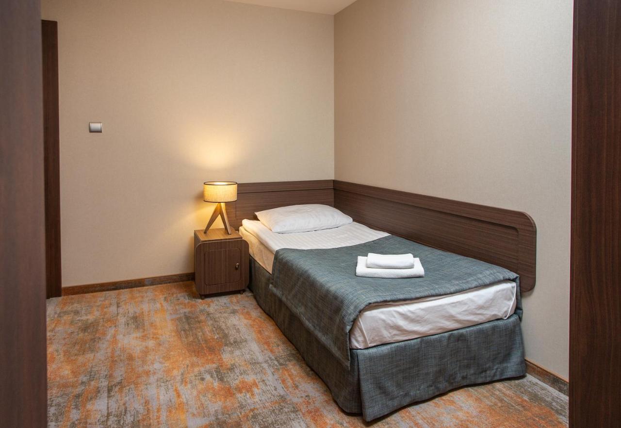 Hotel Styl 70 Pszczyna Extérieur photo