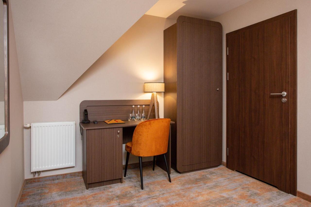 Hotel Styl 70 Pszczyna Extérieur photo