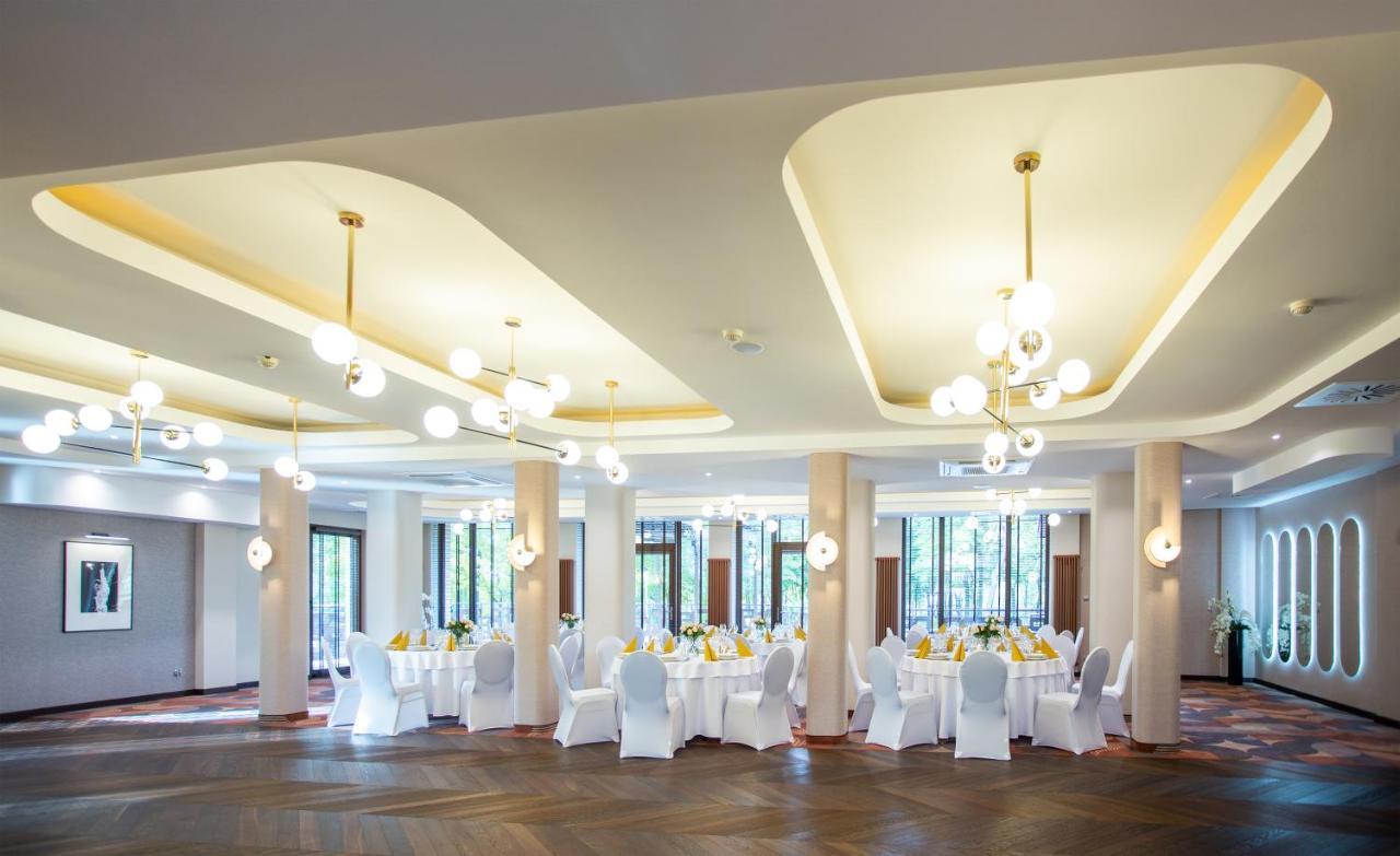 Hotel Styl 70 Pszczyna Extérieur photo